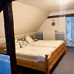 Alte Weinstuben Steinfelder Hof - Отель типа 