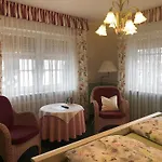 Alte Weinstuben Steinfelder Hof -