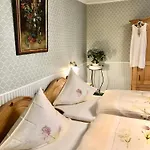 Frühstückspension Alte Weinstuben Steinfelder Hof - 3*