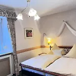 Alte Weinstuben Steinfelder Hof - Panzió 3*