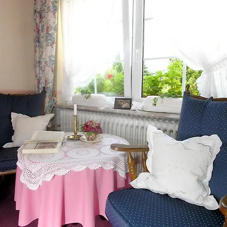 Alojamento de Acomodação e Pequeno-almoço Alte Weinstuben Steinfelder Hof Garni Ellenz-Poltersdorf