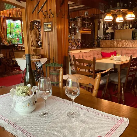 Alte Weinstuben Steinfelder Hof - 3*