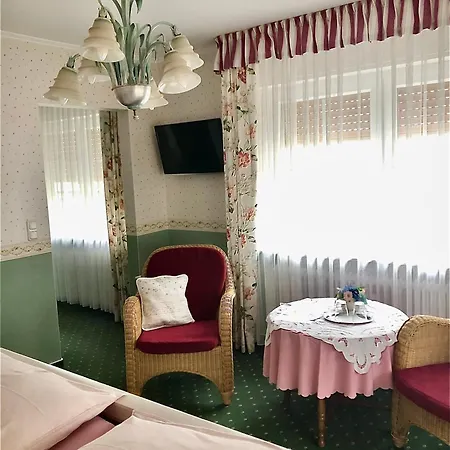 Alojamento de Acomodação e Pequeno-almoço Alte Weinstuben Steinfelder Hof Garni