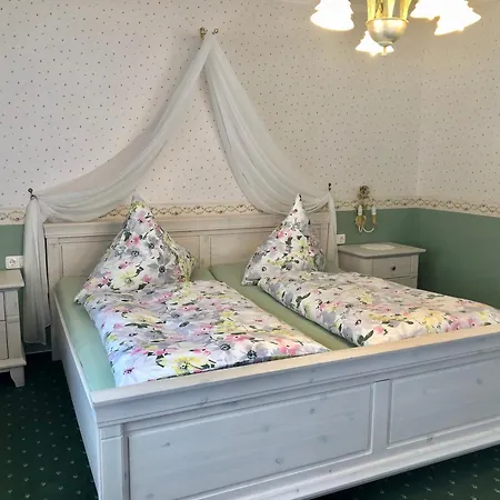 Alojamento de Acomodação e Pequeno-almoço Alte Weinstuben Steinfelder Hof Garni 3*