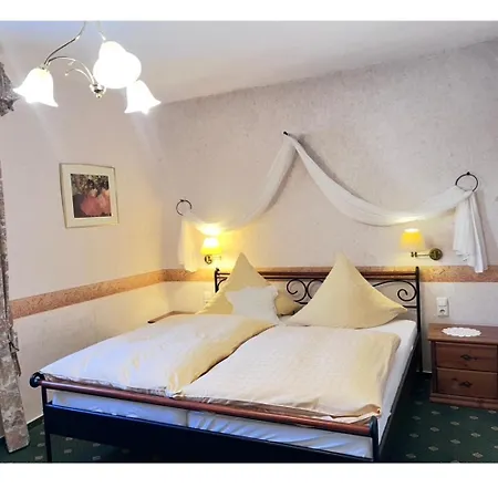 Alte Weinstuben Steinfelder Hof - 3*