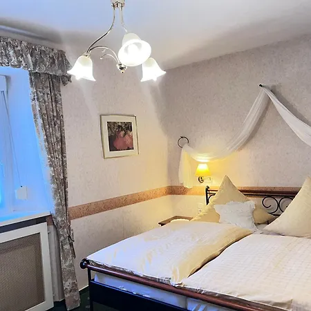Alte Weinstuben Steinfelder Hof - Oda ve Kahvaltı 3*