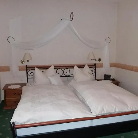 Bed & Breakfast Alte Weinstuben Steinfelder Hof Garni