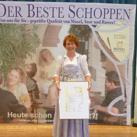 Alte Weinstuben Steinfelder Hof - 3*