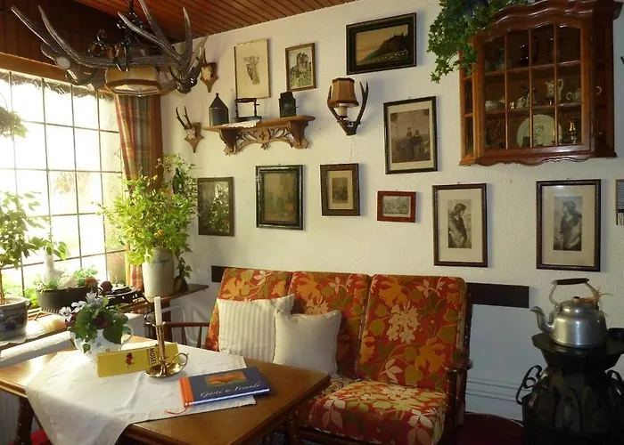 Alte Weinstuben Steinfelder Hof - فندق مبيت وإفطار